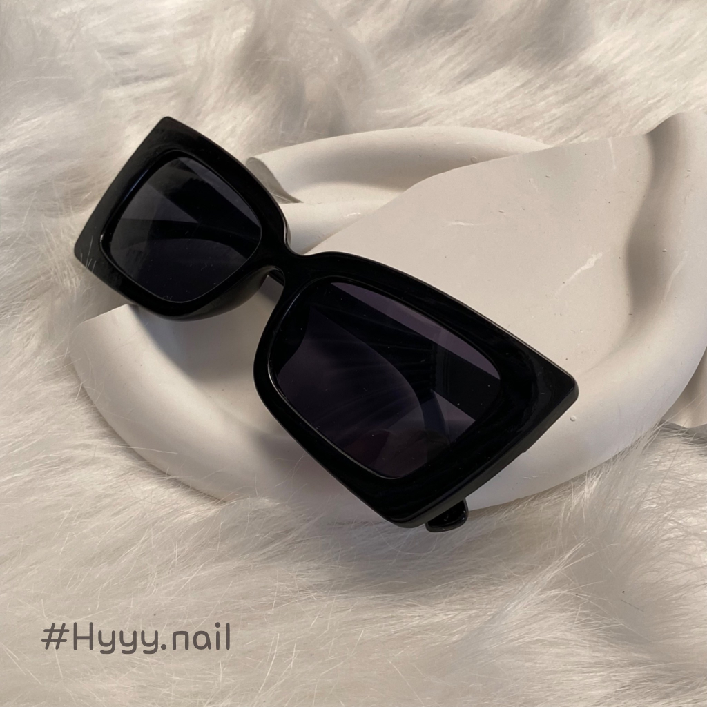 Mắt kính râm nữ hình vuông thời trang sành điệu mẫu mới màu trắng đen thời trang 2023