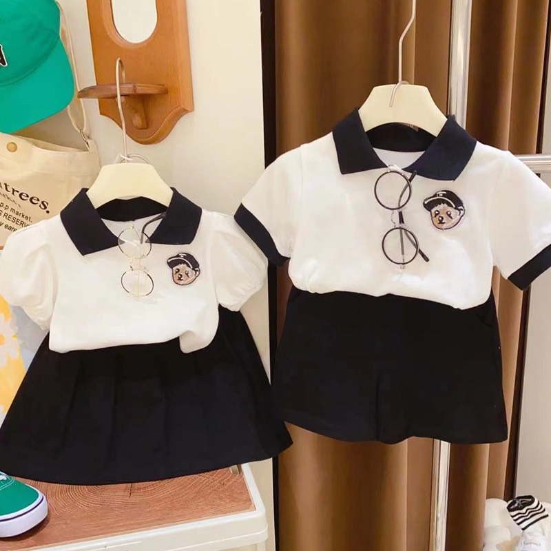 set bé trai bé gái polo màu trắng đen chất thun cotton đồng phục đi học, đi chơi, du lịch, đồ đôi anh em chị em Shushiba