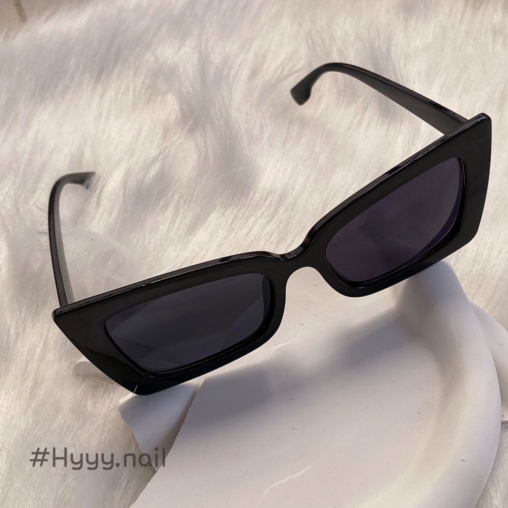 Mắt kính râm nữ hình vuông thời trang sành điệu mẫu mới màu trắng đen thời trang 2023