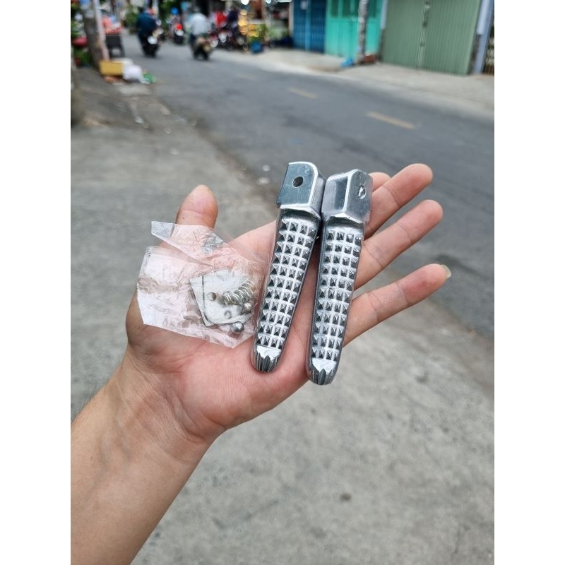 Cặp gác chân sau gắn xe wave