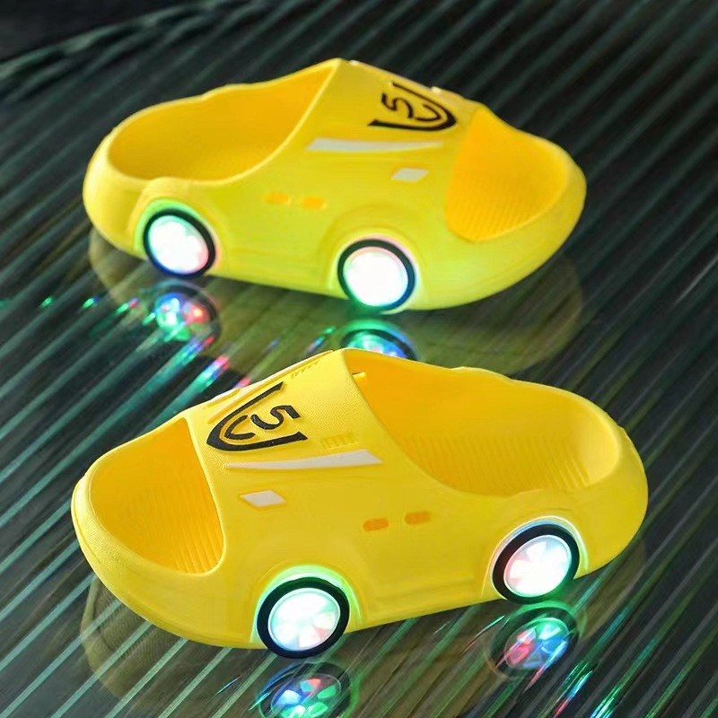 Dép cho bé siêu xe phát sáng đế mềm êm chống trượt sáng đều bản chuẩn 5V