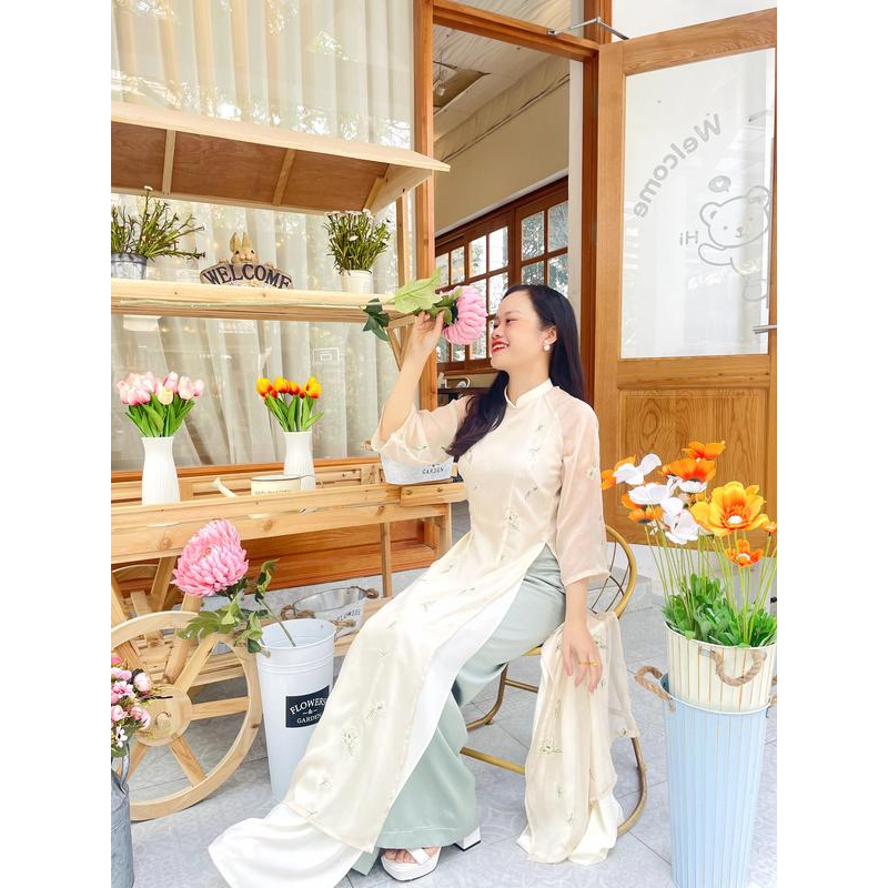 Áo Dài Cúc Chi Hoa Thêu Thủ Công Bốn Tà