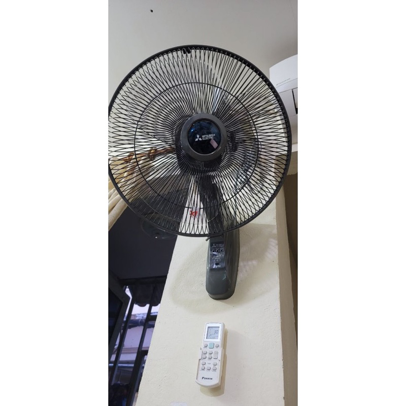 Quạt Treo Tường MITSUBISHI W16-RA