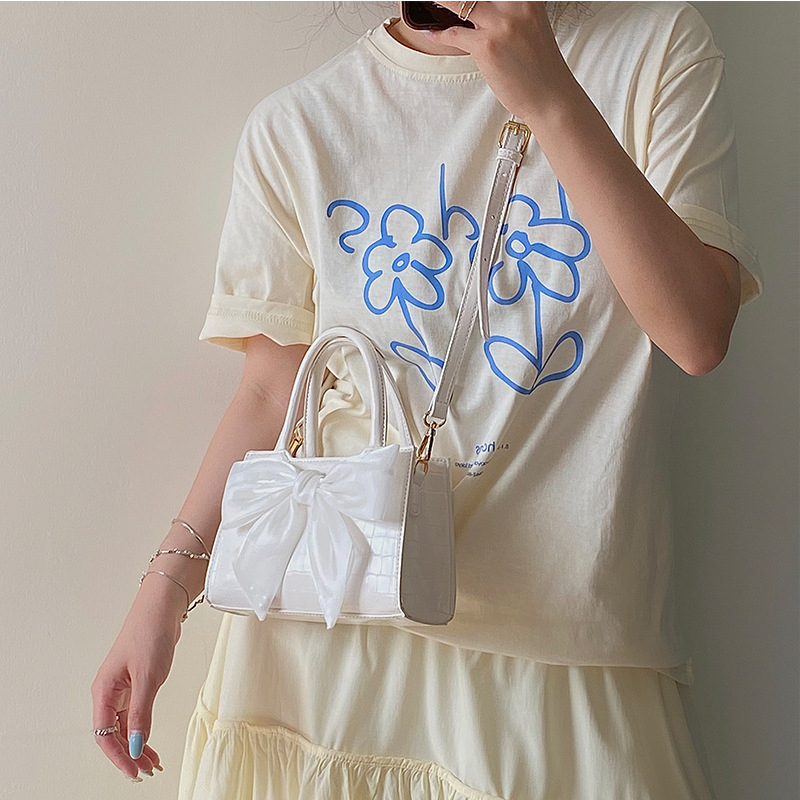 Túi xách tiểu thư sang choảnh phong cách độc đáo, thiết kế lạ mắt L03