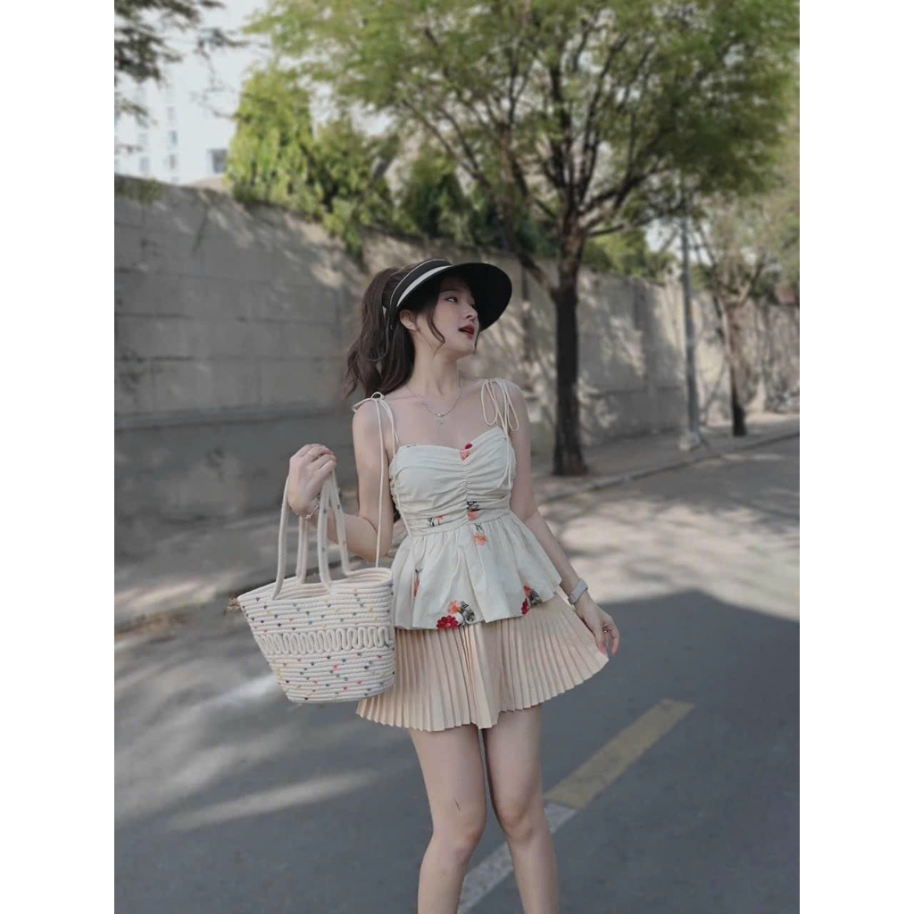 Set váy xếp ly có lót trong kèm áo 2 dây nơ vai dập hoa chạy mocking thân sau (có mút ngực)