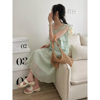 Set áo croptop 2 dây viền bèo kèm chân váy maxi đi biển