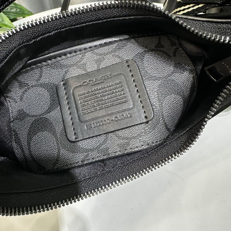 Túi Coach Dáng HoBo