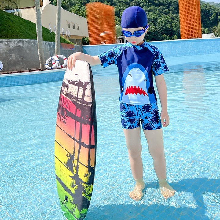 Đồ Bơi Bé Trai Demeone Thiết Kế Họa Tiết Cá Mập Chất Liệu Co Giãn Cho Bé Từ 15-46kg