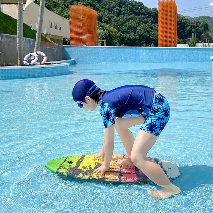 Đồ Bơi Bé Trai Demeone Thiết Kế Họa Tiết Cá Mập Chất Liệu Co Giãn Cho Bé Từ 15-46kg