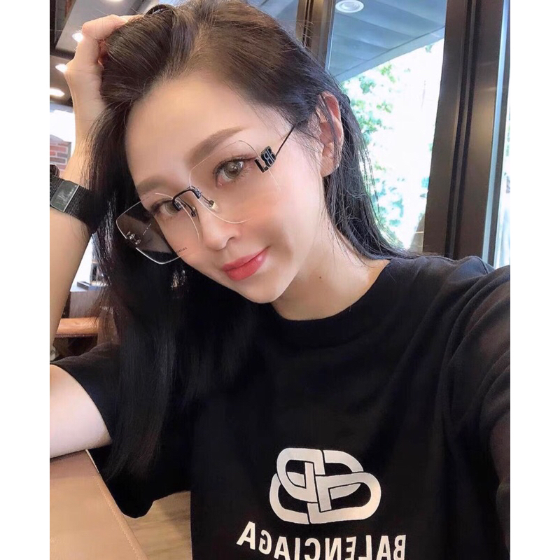 Kính nữ gọng kính siêu đẹp mắt kính chống ánh sáng xanh