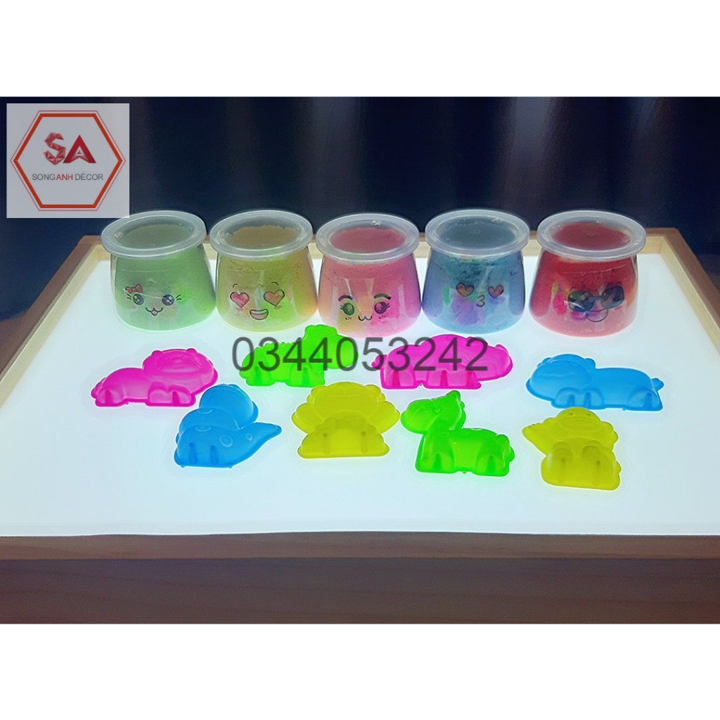 Bàn ánh sáng cho bé kích thước 30x40x14cm, gỗ thông tặng kèm đồ chơi và cát màu – SONG ANH DECOR