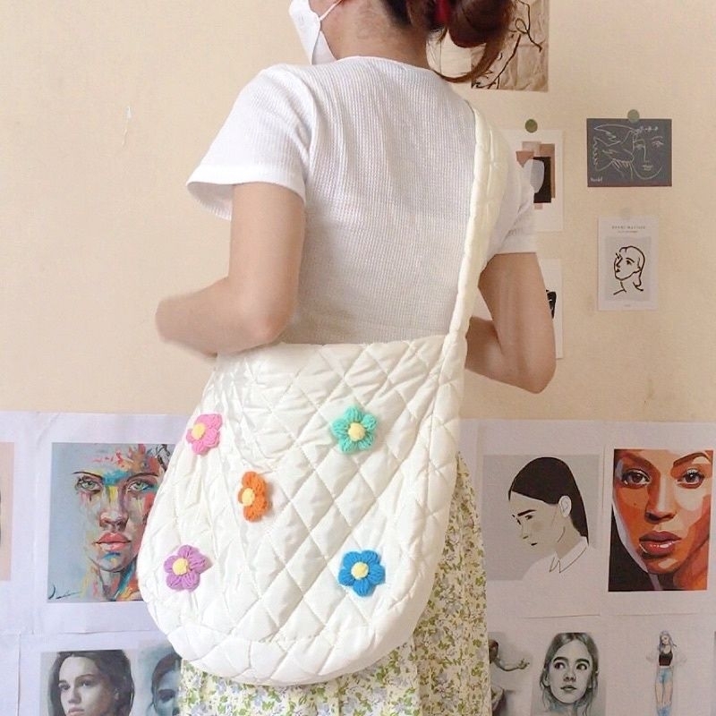 Pin cài túi hoa len handmade nhiều màu