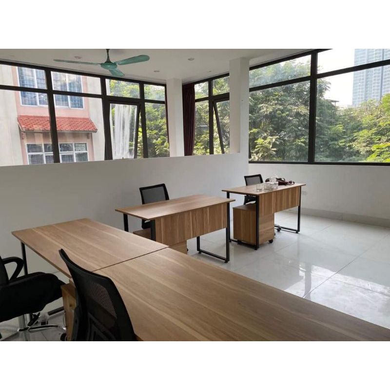 Bàn Làm Việc Có Yếm Che Mặt Trước