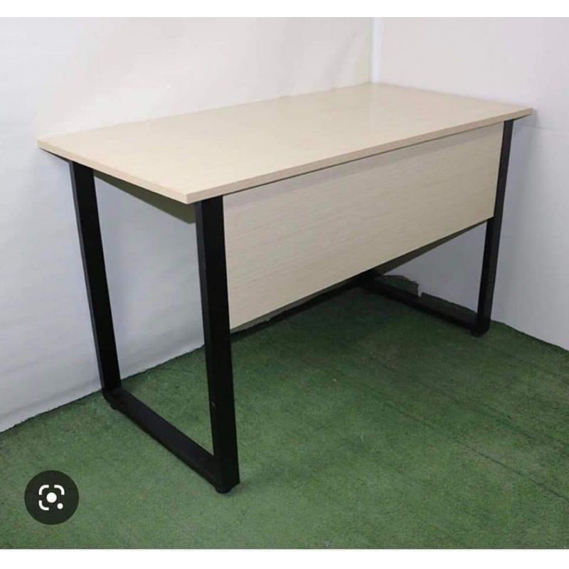 Bàn Làm Việc Có Yếm Che Mặt Trước