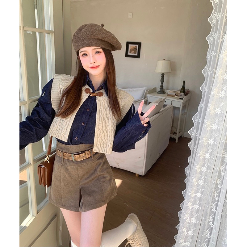 Set Áo Sơ Mi Dài Tay Phối Gile Len Và Chân Váy Ngắn Vintage Dày Dặn Kèm Thắt Lưng Xinh Xắn