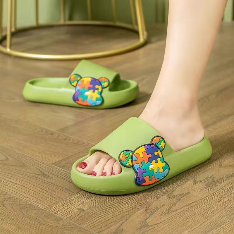 Dép bánh mì, dép quai ngang nam nữ hình gấu bearbick nhiều màu mẫu mới hot trend 2023 - Xanh, Vàng, Trắng