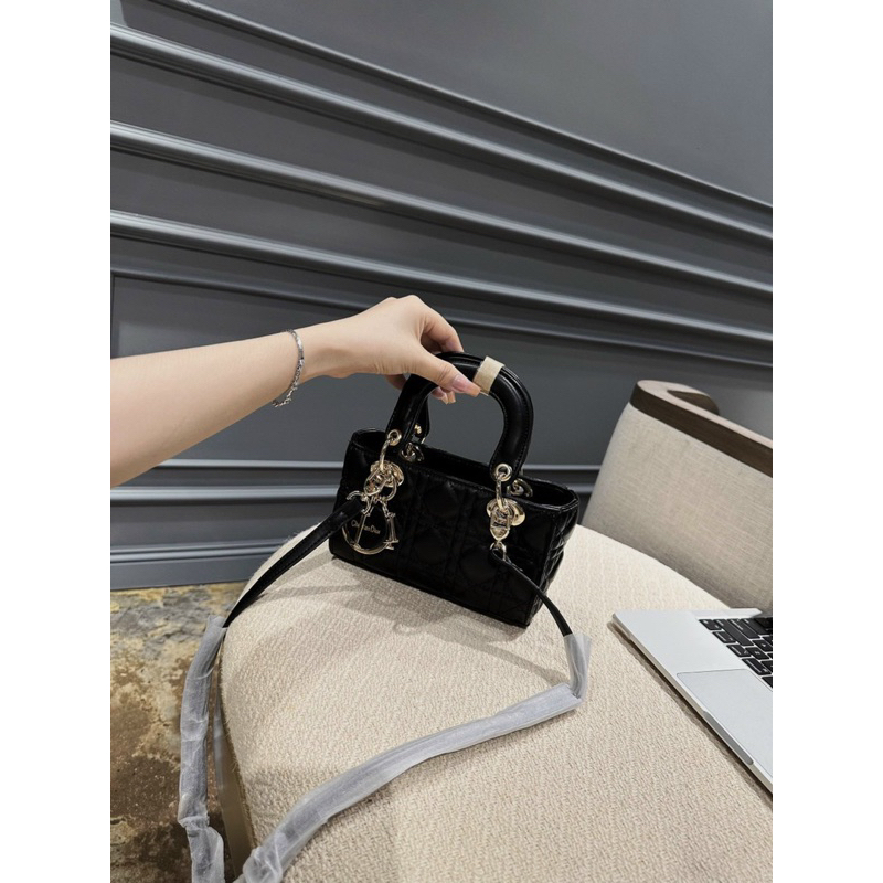 Túi xách nữ, Túi đeo chéo , túi diorrr lady da mềm phom chuẩn ảnh thật . túi xách thời trang da đẹp chuản phom