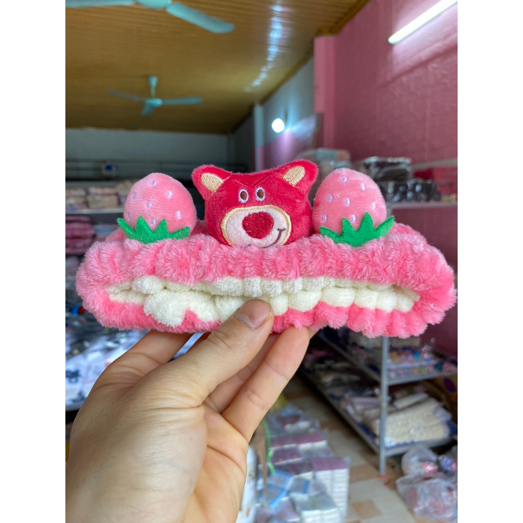 Băng đô rửa mặt hình gấu Lotso Bear, gấu dâu tây Toy Story Miniso dễ thương