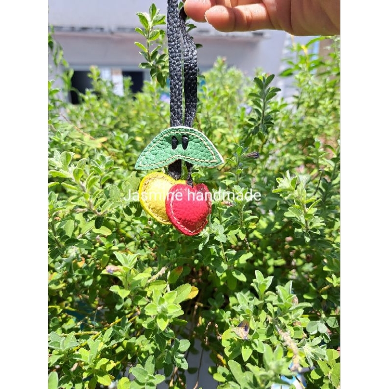 Charm/ phụ kiện treo túi/ móc khóa cherry làm bằng da bò thật, may tay