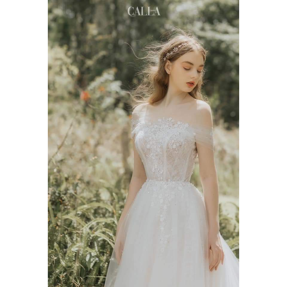 Váy cưới Calla trễ vai cao cấp nhẹ nhàng, chụp concept sang lung linh