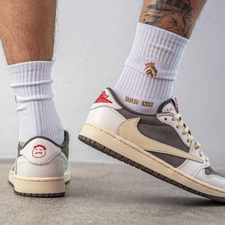 Giày Jordan 1 x Travis Scott Retro Low OG SP Sail and Ridgerock, giày cổ thấp Travis Scott cực xịn xò, phiên bản mới