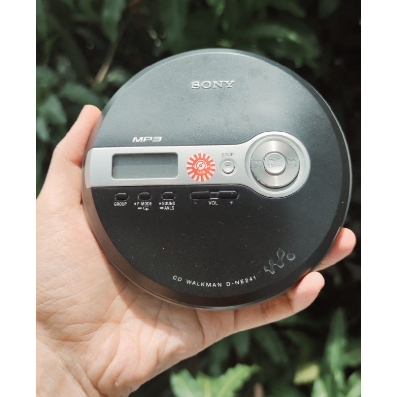 Máy nghe đĩa CD cầm tay