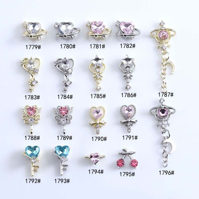 Charm hành tinh xích,tim hành tinh trang trí móng