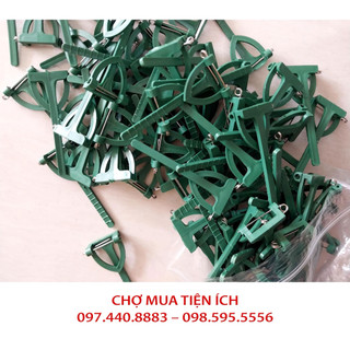 Kẹp làm hoa cài áo chú rể, Ghim cài hoa trên áo chú rể