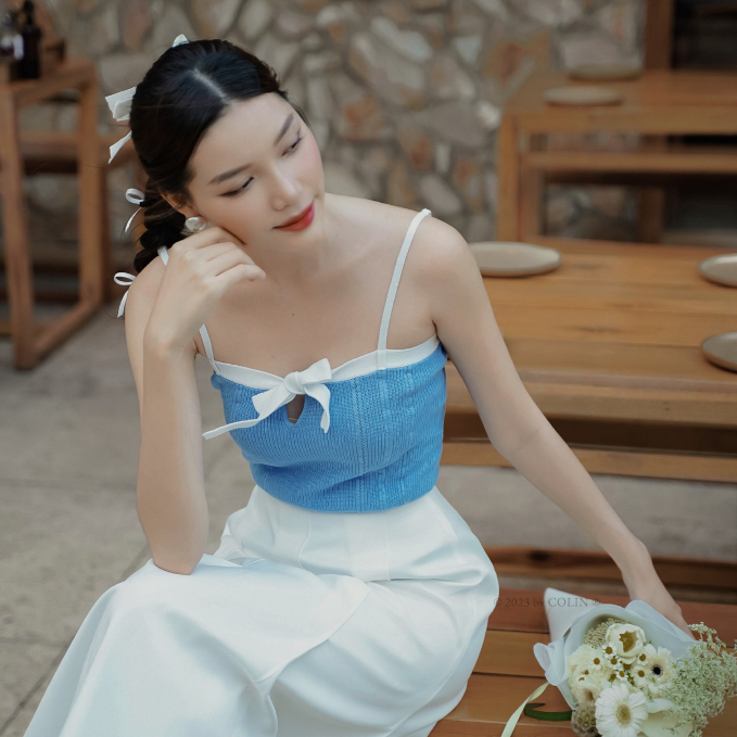 Áo len 2 dây nơ phối viền trắng nơ ngực