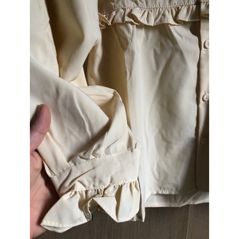Áo kiểu vàng mơ tay dài