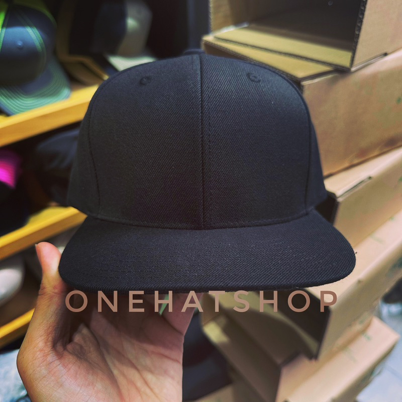 Nón Snapback trơn đen chất lượng cao One Hat