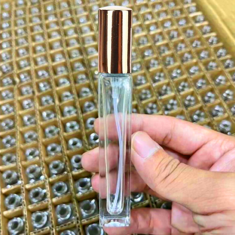 Chai chiết 10ml vuông nắp vàng