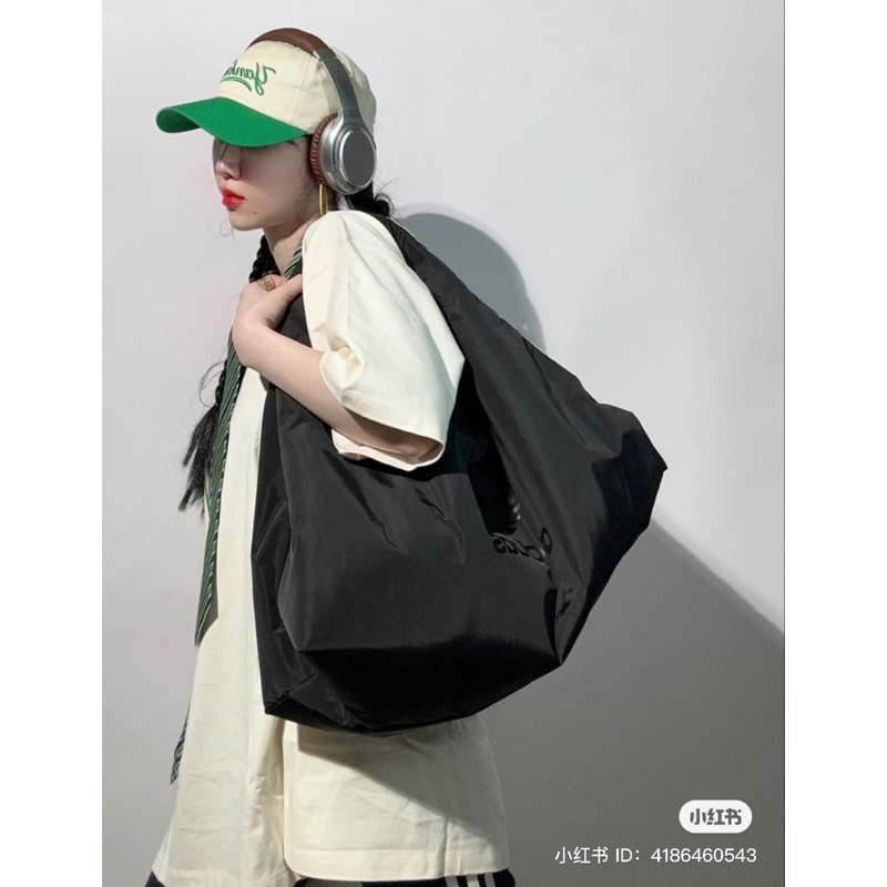 TÚI SHOULDER BAG VẢI DÙ SỌC KÈM VÍ NHỎ