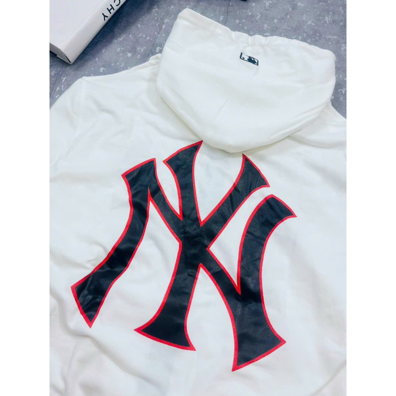 Áo Khoác Chất Nỉ Da Cá In Logo Monogram Màu Đen/Trắng Có Mũ Và Khóa Zip Hot Trend Dn.Storevnxk