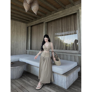 Set áo dúm khuy mix chân váy khuy mai phương bùi mac check code