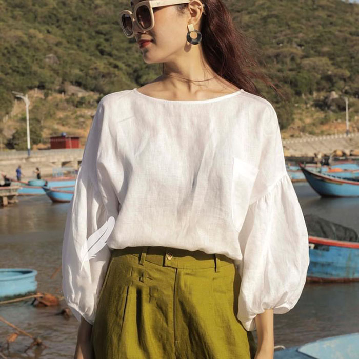 Áo kiểu nữ cổ thuyển Linen thô Hàn tay phồng tiểu thư SLINEN - Trắng ngà
