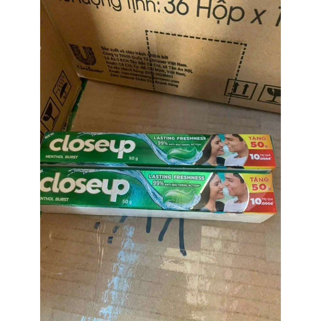 Kem đánh răng Closeup bạc hà 50g date mới - Hàng tặng