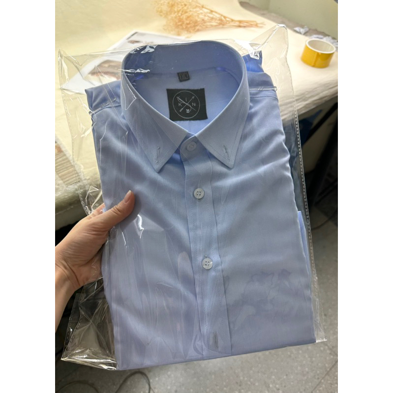 Sơ mi xanh trơn cho Tomboy