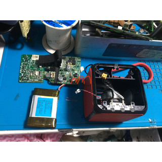 Thay pin loa Sony SRS X11