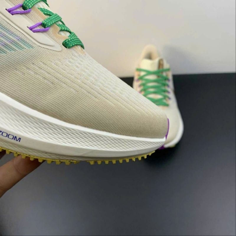 Giày Chạy Bộ Nike Air Zoom Pegasus 39 DV8922-100 ' Tặng Kèm Vớ Nike '