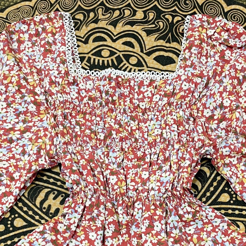 Áo kiểu hoa nhí tay phồng nhún eo phối ren - Áo peplum