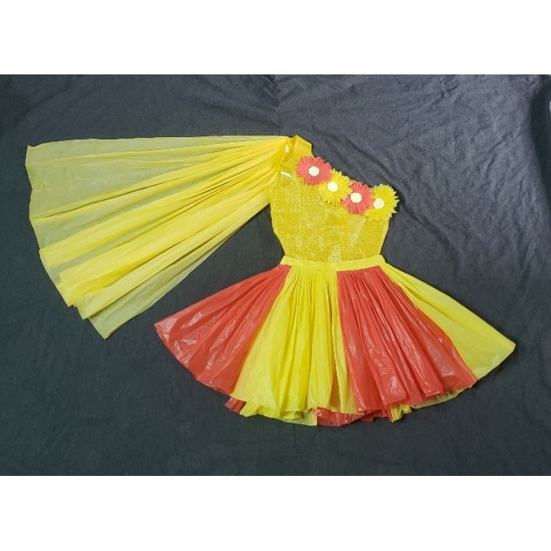 Thời trang từ túi nilon - Váy tái chế sắc màu từ túi đựng rác