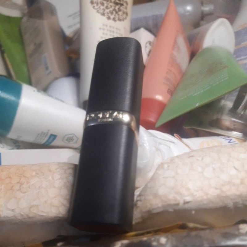 SON LOREAL NHÌN BÊN NGOÀI SANG GHÊ MẤY BÀ
