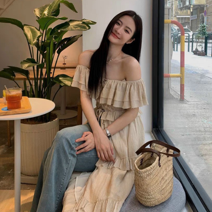 Áo Nude Trễ Vai Dáng Dài Xẻ Tà
