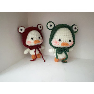 Móc khoá vịt đội mũ ếch bằng len siêu cute (cao 10cm)