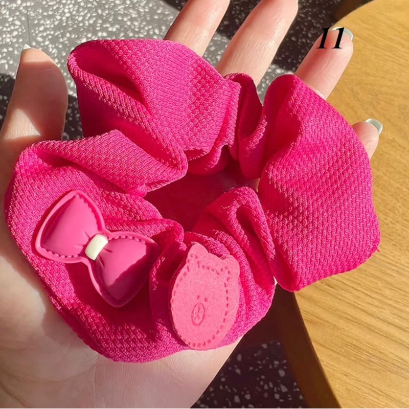 Scrunchies Chun Cột Tóc Gấu Dâu Lotso Hot Trend Hồng Đậm Vải Siêu Xịn