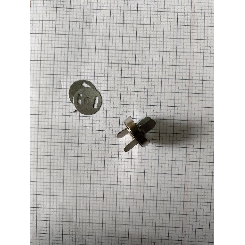 nút hít ghim 18mm màu bạc