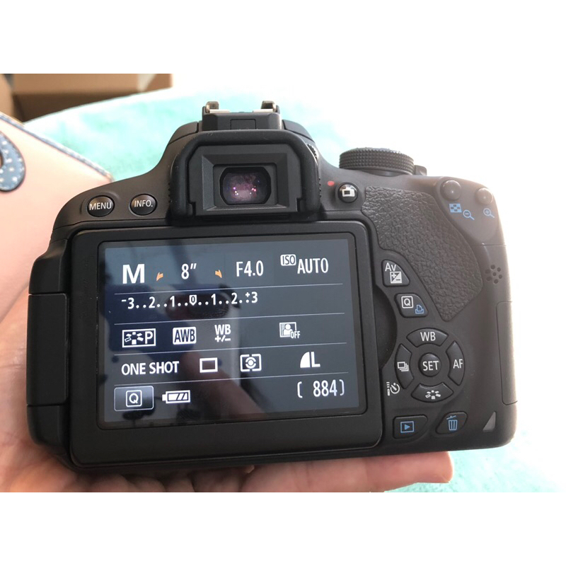 Máy Ảnh Canon 700D + Lens 18-55 IS STM