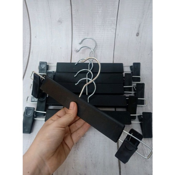 COMBO 10 MÓC NHỰA KẸP QUẦN ÁO MÀU ĐEN DÀI 30CM, ĐẦU MÓC THÉP KHÔNG GỈ XOAY 360 ĐỘ TIỆN DỤNG