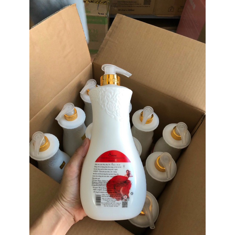 Sữa tắm nước hoa mịn da Salome Perfumed Shower Cream Smooth Skin 900ml